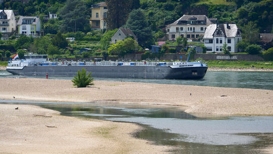 Bei Oberwesel liegen gleich zwei Engstellen in der Fahrrinne, die im Zuge des Projekts „Abladeoptimierung der Fahrrinnen Mittelr Bei Oberwesel liegen gleich zwei Engstellen in der Fahrrinne, die im Zuge des Projekts „Abladeoptimierung der Fahrrinnen Mittelr
