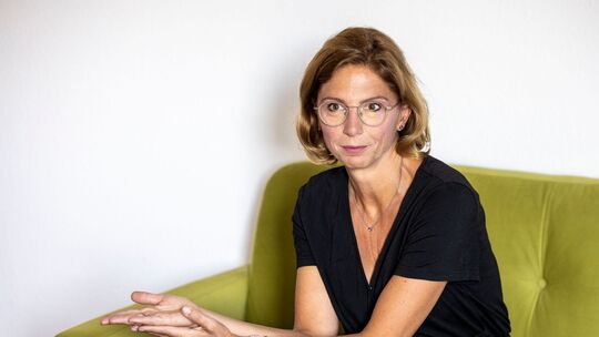 Ministerin Bätzing-Lichtenthäler auf dem grünen Sofa Ministerin Bätzing-Lichtenthäler auf dem grünen Sofa