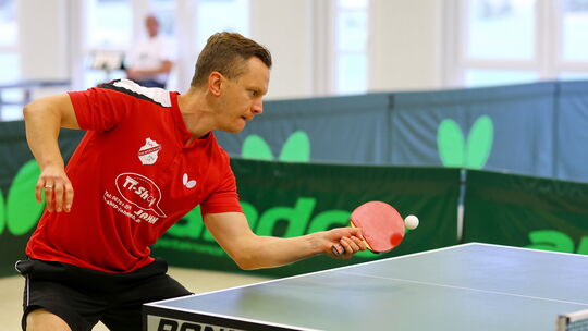 Dichtelbachs Andreas Dömel, der vor einem halben Jahr aus Bayern zum TuS stieß, ist der Top-Spieler in der Verbandsliga. Beim 5: Dichtelbachs Andreas Dömel, der vor einem halben Jahr aus Bayern zum TuS stieß, ist der Top-Spieler in der Verbandsliga. Beim 5: