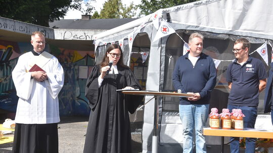 Pfarrerin Claudia Elsenbast von der evangelischen Kirchengemeinde Rennerod-Emmerichenhain und Diakon Markus Schuhmacher von der Pfarrerin Claudia Elsenbast von der evangelischen Kirchengemeinde Rennerod-Emmerichenhain und Diakon Markus Schuhmacher von der