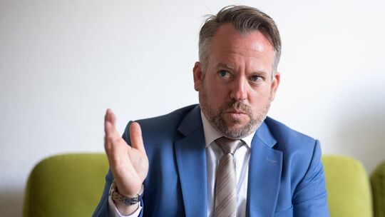 Stephan Wefelscheid ist Fraktionsvorsitzender der Freien Wähler im Stadtrat Koblenz. Und er ist ehemaliges Mitglied des rheinlan Stephan Wefelscheid ist Fraktionsvorsitzender der Freien Wähler im Stadtrat Koblenz. Und er ist ehemaliges Mitglied des rheinlan