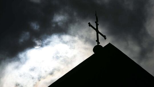 Das Thema Missbrauch durch Geistliche ist eines der dunkelsten Kapitel der katholischen Kirche im Bistum Trier. Das Thema Missbrauch durch Geistliche ist eines der dunkelsten Kapitel der katholischen Kirche im Bistum Trier.