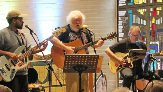 Ein kleines, feines Konzert präsentierte am Sonntagnachmittag im evangelischen Gemeindezentrum in Wirges das Hännessie Fieldwalk Ein kleines, feines Konzert präsentierte am Sonntagnachmittag im evangelischen Gemeindezentrum in Wirges das Hännessie Fieldwalk