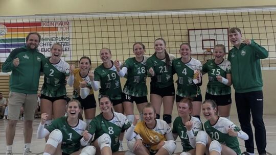 Zufriedene Gesichter bei den Frauen der Westerwald Volleys: Ihr erstes Spiel nach dem Aufstieg in die Oberliga gewannen sie in v Zufriedene Gesichter bei den Frauen der Westerwald Volleys: Ihr erstes Spiel nach dem Aufstieg in die Oberliga gewannen sie in v