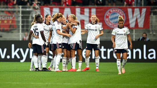 Die Fußballerinnen von Bayern München Die Fußballerinnen von Bayern München