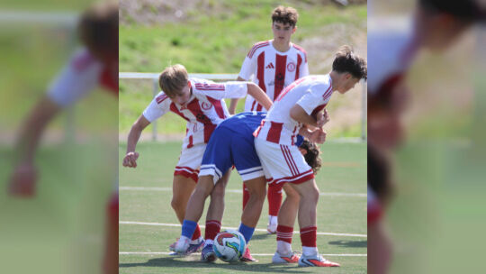 Durchaus erfolgreich waren die Landesliga-Jugendfußball-Maannschaften aus dem Kreis Birkenfeld am vergangenen Spieltag. Nur die Durchaus erfolgreich waren die Landesliga-Jugendfußball-Maannschaften aus dem Kreis Birkenfeld am vergangenen Spieltag. Nur die