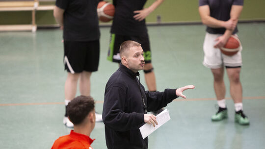 Nach der Auftaktniederlage in Illingen will es der TuS Treis-Karden um Trainer Alex Woytewicz im ersten Saisonheimspiel am Sonnt Nach der Auftaktniederlage in Illingen will es der TuS Treis-Karden um Trainer Alex Woytewicz im ersten Saisonheimspiel am Sonnt