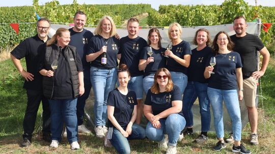 Ihre Premiere feierten beim 23. Weinwanderweg-Fest bei der Familie Sponheimer in Nußbaum anstelle der WZG Rheingrafenberg das We Ihre Premiere feierten beim 23. Weinwanderweg-Fest bei der Familie Sponheimer in Nußbaum anstelle der WZG Rheingrafenberg das We