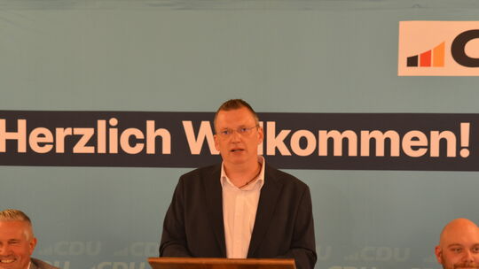 Seine Bewerbungsrede Thomas Wolf nicht nur dazu, seinen Werdegang in der Verwaltung zu erläutern, sondern auch zu erklären, waru Seine Bewerbungsrede Thomas Wolf nicht nur dazu, seinen Werdegang in der Verwaltung zu erläutern, sondern auch zu erklären, waru