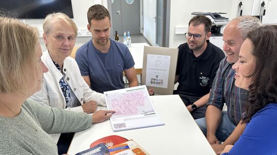 Lisanne Wüst (von links), Gabi Wieland, Pascal Ferdinand, Tobias Haubrich, Gösta Sayn und Carolin Faller sind in verschiedenen F Lisanne Wüst (von links), Gabi Wieland, Pascal Ferdinand, Tobias Haubrich, Gösta Sayn und Carolin Faller sind in verschiedenen F