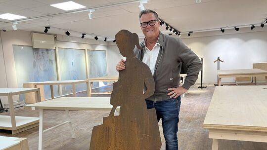 Geschäftsführer Thomas Kronefeld eröffnet die erste Westerwälder Filiale von „Lieblingsplatz“ in Altenkirchen. Geschäftsführer Thomas Kronefeld eröffnet die erste Westerwälder Filiale von „Lieblingsplatz“ in Altenkirchen.