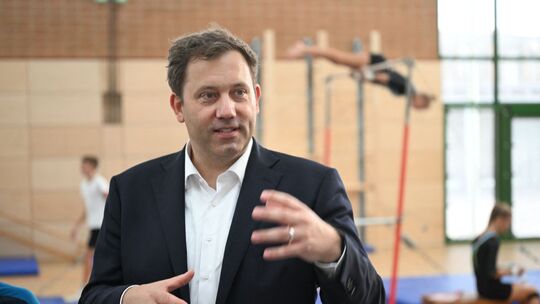 Finanzminister Klingbeil besucht Zukunftsprojekte in Deutschland Finanzminister Klingbeil besucht Zukunftsprojekte in Deutschland
