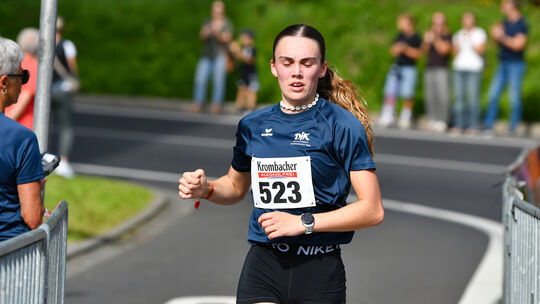 5-Kilometer-Lauf beim 37. Herdorfer Goetzelauf: Auch wenn ihr auf dem letzten Kilometer ein wenig die Kräfte ausgingen, Jule Van 5-Kilometer-Lauf beim 37. Herdorfer Goetzelauf: Auch wenn ihr auf dem letzten Kilometer ein wenig die Kräfte ausgingen, Jule Van