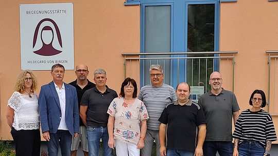 Der Gemeinderat von Niederhosenbach von links: Tanja Seibel, Michael Pelke (Ortsbürgermeister), Mario Schneider, Dirk Seibel, Ro Der Gemeinderat von Niederhosenbach von links: Tanja Seibel, Michael Pelke (Ortsbürgermeister), Mario Schneider, Dirk Seibel, Ro