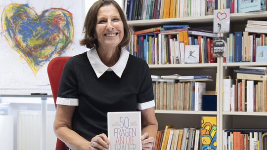 Seit rund 20 Jahren schreibt die Neuwieder Autorin Sylvia Brathuhn über Krisen, Spiritualität und Kommunikation. Nun hat sie mit Seit rund 20 Jahren schreibt die Neuwieder Autorin Sylvia Brathuhn über Krisen, Spiritualität und Kommunikation. Nun hat sie mit