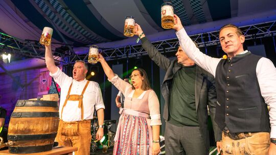 Am Freitag, 2. Oktober, startet das 43. Hunsrücker Oktoberfest mit dem traditionellen Fassanstich. Den hat in den vergangenen Ja Am Freitag, 2. Oktober, startet das 43. Hunsrücker Oktoberfest mit dem traditionellen Fassanstich. Den hat in den vergangenen Ja