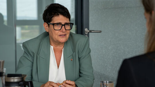 Christine Schneider, Ministerin für Landwirtschaft, Weinbau, Umwelt und Forsten des Landes Rheinland-Pfalz, will das Jagdrecht i Christine Schneider, Ministerin für Landwirtschaft, Weinbau, Umwelt und Forsten des Landes Rheinland-Pfalz, will das Jagdrecht i