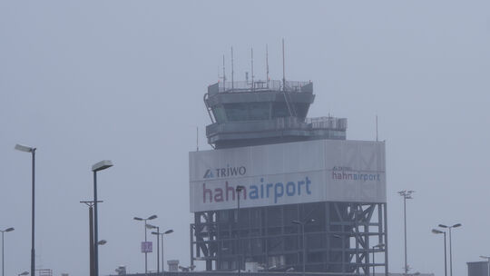 Drohnensichtungen sorgen im internationalen Flugverkehr zunehmend für Probleme. Auch am Hahn? Wir haben beim Hunsrück-Airport na Drohnensichtungen sorgen im internationalen Flugverkehr zunehmend für Probleme. Auch am Hahn? Wir haben beim Hunsrück-Airport na
