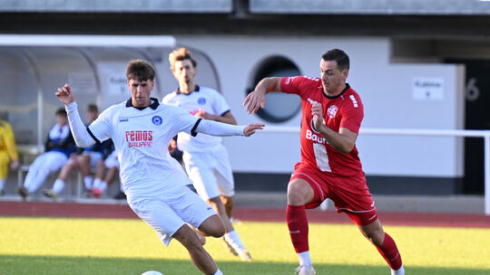 Daheim dabei: Ahrweilers Goalgetter Almir Porca (rechts) hilft zumindest in den Heimspiel mitbeim Aufsteiger, auswärts ist er in Daheim dabei: Ahrweilers Goalgetter Almir Porca (rechts) hilft zumindest in den Heimspiel mitbeim Aufsteiger, auswärts ist er in