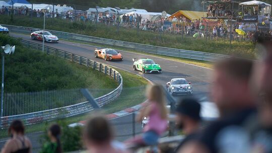 Der Nürburgring ist die beliebteste deutsche Sehenswürdigkeit von Gen Z. Dass die Eifel-Rennstrecke bei jungen Menschen sehr prä Der Nürburgring ist die beliebteste deutsche Sehenswürdigkeit von Gen Z. Dass die Eifel-Rennstrecke bei jungen Menschen sehr prä