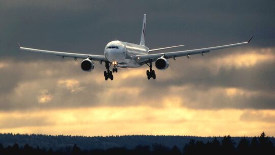 Diesen Airbus A330 der spanischen Fluggesellschaft Wamos Air fotografierte Planespotter Nils Petri im Landeanflug – bei "sehr in Diesen Airbus A330 der spanischen Fluggesellschaft Wamos Air fotografierte Planespotter Nils Petri im Landeanflug – bei "sehr in