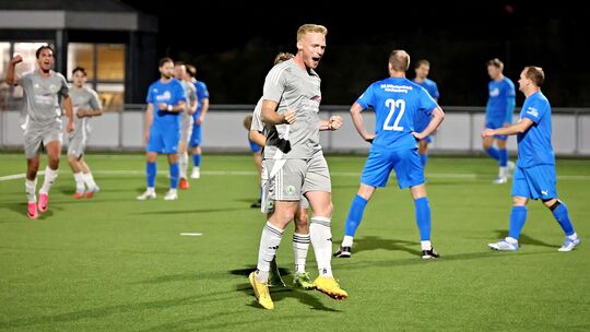 Der Mann des Abends: Mit drei Toren sorgte David Quandel im Alleingang für Niederroßbachs wichtigen Heimsieg im Kellerduell gege Der Mann des Abends: Mit drei Toren sorgte David Quandel im Alleingang für Niederroßbachs wichtigen Heimsieg im Kellerduell gege