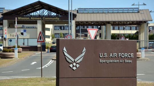 Der Eifeler US-Stützpunkt Spangdahlem soll laut Geheimdienstquellen im Visier von Terroristen stehen. Der Eifeler US-Stützpunkt Spangdahlem soll laut Geheimdienstquellen im Visier von Terroristen stehen.