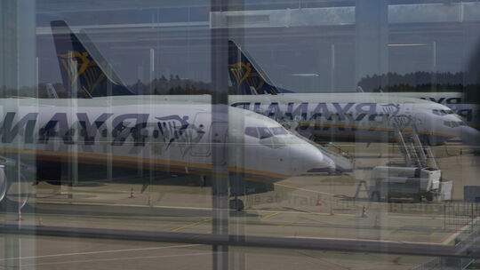Am Hunsrück-Airport ist Ryanair bekanntlich Platzhirsch, bietet mit weitem Abstand die meisten Passagierflüge an. Daran wird sic Am Hunsrück-Airport ist Ryanair bekanntlich Platzhirsch, bietet mit weitem Abstand die meisten Passagierflüge an. Daran wird sic