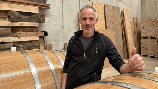 Andreas Hösch betreibt in der vierter Generation den Familienbetrieb Holzküferei Hösch Hackenheim (Landkreis Bad Kreuznach). Er Andreas Hösch betreibt in der vierter Generation den Familienbetrieb Holzküferei Hösch Hackenheim (Landkreis Bad Kreuznach). Er
