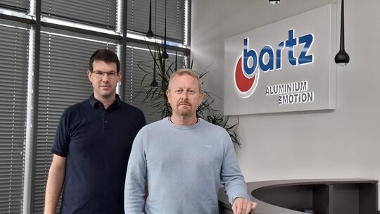 Tobias Harner (links) ist seit 2014 bei Bartz Maschinenbau in Mayen. Er ist Prokurist der Firma und hauptsächlich für Personal u Tobias Harner (links) ist seit 2014 bei Bartz Maschinenbau in Mayen. Er ist Prokurist der Firma und hauptsächlich für Personal u