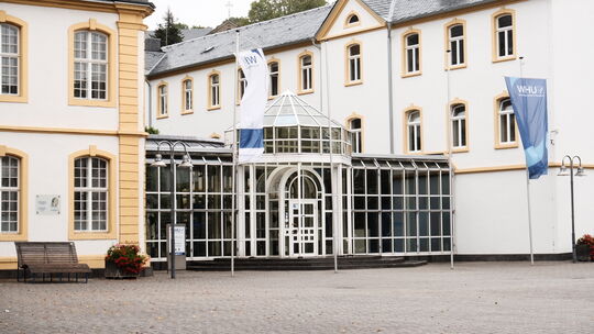 Die renommierte Wirtschaftshochschule WHU plant einen Abzug von Vallendar. Was soll nun mit den bisher genutzten Immobilien pass Die renommierte Wirtschaftshochschule WHU plant einen Abzug von Vallendar. Was soll nun mit den bisher genutzten Immobilien pass