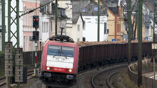 Die Deutsche Bahn verschiebt die geplante Generalsanierung der linken Rheinstrecke zwischen Koblenz und Mainz. Sie soll erst nac Die Deutsche Bahn verschiebt die geplante Generalsanierung der linken Rheinstrecke zwischen Koblenz und Mainz. Sie soll erst nac