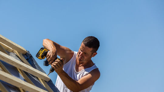 Betriebe aus Dachdeckerei, aber auch Sanitär-, Heizungs- und Klimatechnik, Zimmerei, Elektro- und Straßen-, Tief- und Hochbau he Betriebe aus Dachdeckerei, aber auch Sanitär-, Heizungs- und Klimatechnik, Zimmerei, Elektro- und Straßen-, Tief- und Hochbau he