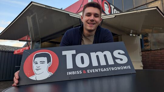 Der Inhaber von „Toms Imbiss“ in Niederfischbach: Tom Kessler. Der Inhaber von „Toms Imbiss“ in Niederfischbach: Tom Kessler.
