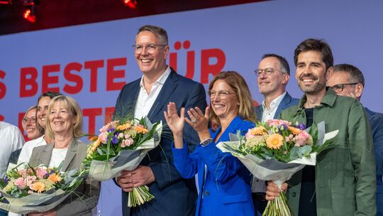 Wegen des Wechsels von Alexander Schweitzer (Bildmitte) nach Berlin benötigt die SPD-Landtagsfraktion einen neuen Vorsitzenden o Wegen des Wechsels von Alexander Schweitzer (Bildmitte) nach Berlin benötigt die SPD-Landtagsfraktion einen neuen Vorsitzenden o