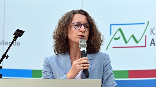 In ihrem offenen Brief reagierte Landrätin Cornelia Weigand auf ein Antwortschreiben des Bundeskanzlers im Juli. In ihrem offenen Brief reagierte Landrätin Cornelia Weigand auf ein Antwortschreiben des Bundeskanzlers im Juli.