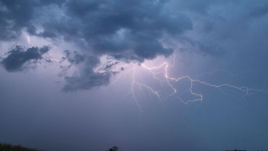 Für ein gewaltiges politisches Gewitter sorgte der fraktionsübergreifende Antrag von CDU, SPD und AfD in Idar-Oberstein. Der Ant Für ein gewaltiges politisches Gewitter sorgte der fraktionsübergreifende Antrag von CDU, SPD und AfD in Idar-Oberstein. Der Ant