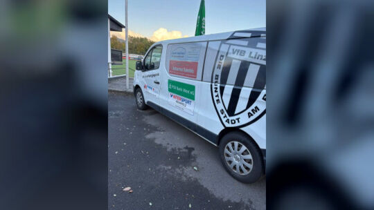 Ein Neunsitzer wurde am Samstagabend vom Vereinsgelände des VfB Linz gestohlen. Ein Neunsitzer wurde am Samstagabend vom Vereinsgelände des VfB Linz gestohlen.