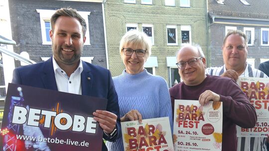 Betzdorfs Stadtbürgermeister Johannes Behner (links) und Citymanager Kevin Wallimann (rechts) bewerten das 41. Barbarafest als E Betzdorfs Stadtbürgermeister Johannes Behner (links) und Citymanager Kevin Wallimann (rechts) bewerten das 41. Barbarafest als E