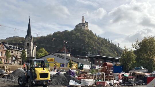 Am Bahnhof in Braubach wird noch intensiv gearbeitet. Auch ein Aufzug ist geplant. Doch die Finanzierung ist schwierig. Am Bahnhof in Braubach wird noch intensiv gearbeitet. Auch ein Aufzug ist geplant. Doch die Finanzierung ist schwierig.