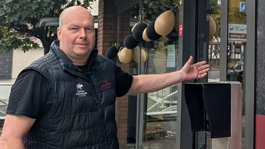Steaks, Würstchen oder Speiseeis noch nach Ladenschluss kaufen: Ein neues Hybridstore-Angebot macht das nun in Daaden in der Met Steaks, Würstchen oder Speiseeis noch nach Ladenschluss kaufen: Ein neues Hybridstore-Angebot macht das nun in Daaden in der Met
