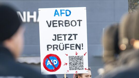 Eine Veranstaltung des Neuwieder AfD-Kreisverbands am 31. Oktober in Rheinbrohl wird von einer Gegendemo begleitet. (Symbolbild) Eine Veranstaltung des Neuwieder AfD-Kreisverbands am 31. Oktober in Rheinbrohl wird von einer Gegendemo begleitet. (Symbolbild)