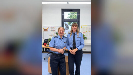 v.l.n.r: EPHK'in Caroline Fachinger, Leiterin PI Lahnstein und PHK'in Inga Rombelsheim, stellvertretende Leiterin PI Lahnstein v.l.n.r: EPHK'in Caroline Fachinger, Leiterin PI Lahnstein und PHK'in Inga Rombelsheim, stellvertretende Leiterin PI Lahnstein