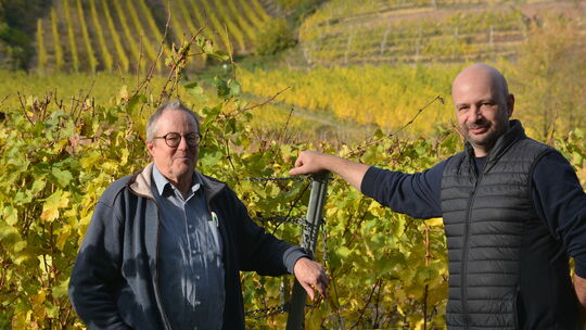 Ralph Gockel (links), ehemaliger Geschäftsführer des Landesverbandes der Wasser- und Bodenverbände Rheinland-Pfalz, und Winzer C Ralph Gockel (links), ehemaliger Geschäftsführer des Landesverbandes der Wasser- und Bodenverbände Rheinland-Pfalz, und Winzer C